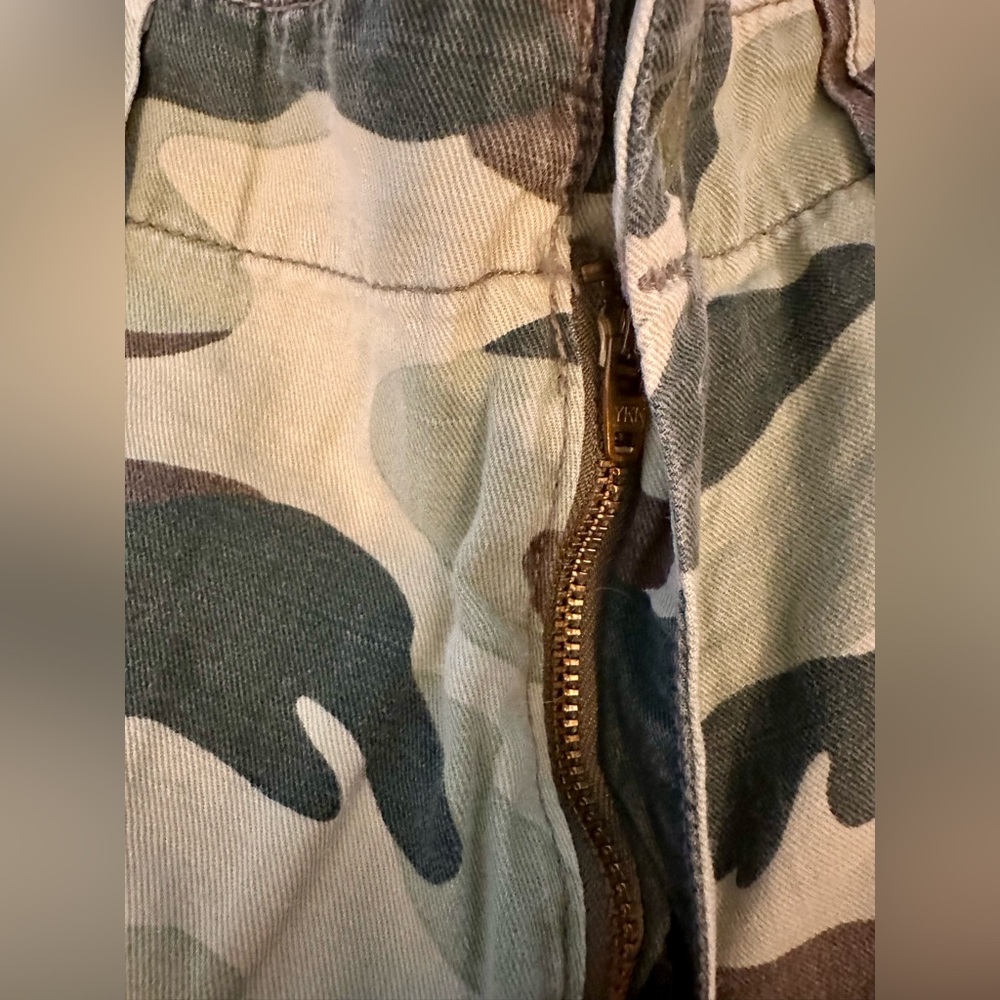 MOTHER Camo No Zip Misfit Pants Size 26/2 - Picture 8 of 14